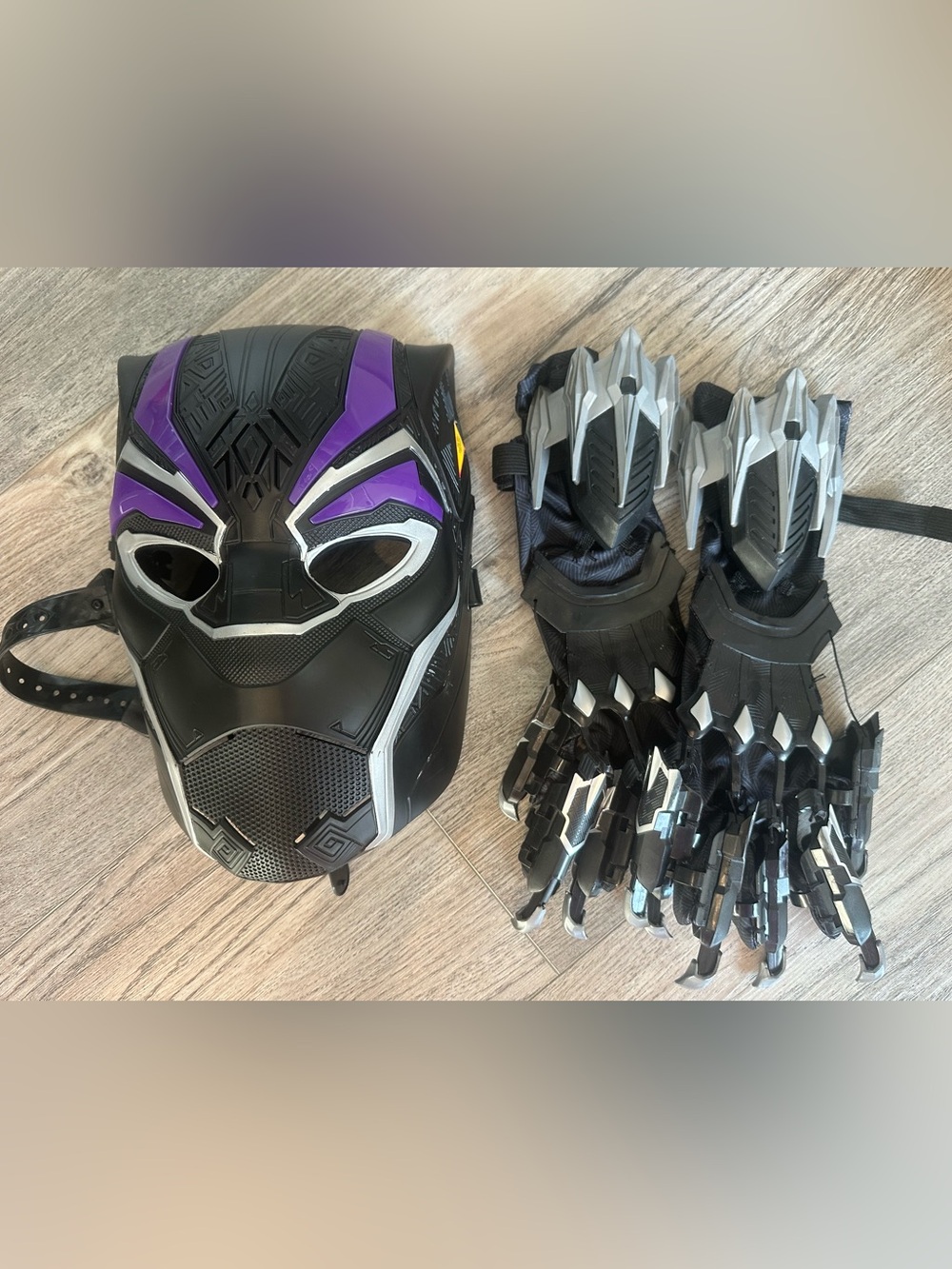 Black Panther talking mask & gloves